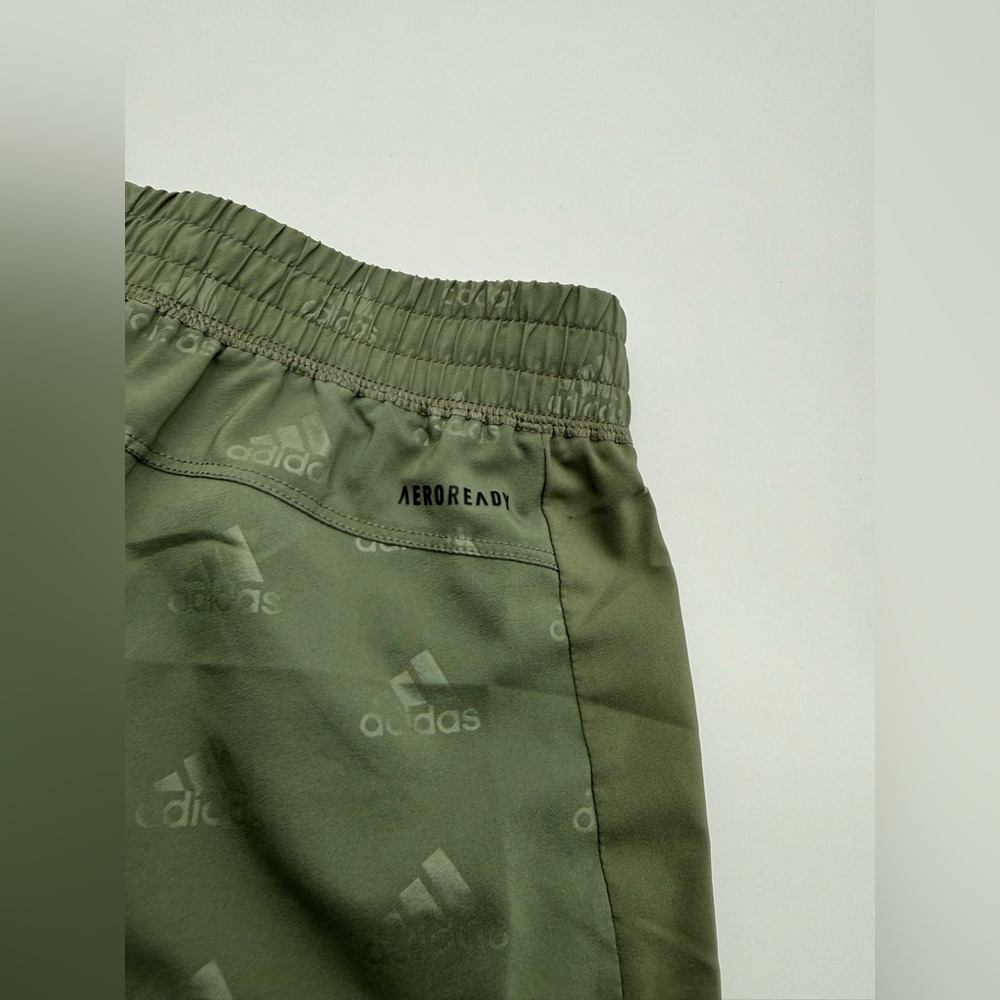 Women’s AEROREADY athletic Adidas 3-stripe Olive Green Running Shorts Sz XS - Picture 8 of 8
